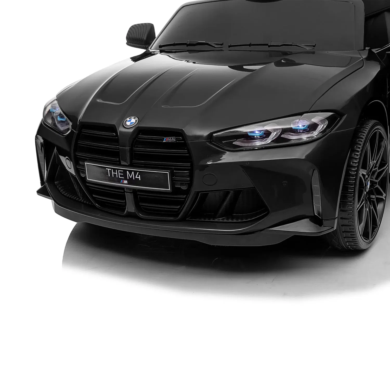 Elbil BMW M4 til børn – NORDIC PLAY Speed sort med fjernbetjening og Bluetooth Sort BMW M4 elbil til børn fra NORDIC PLAY Speed, officielt licenseret, 2 x 10,8V motor, MP3/USB, Bluetooth og 2.4 GHz fjernbetjening – ideel til 3-8 år