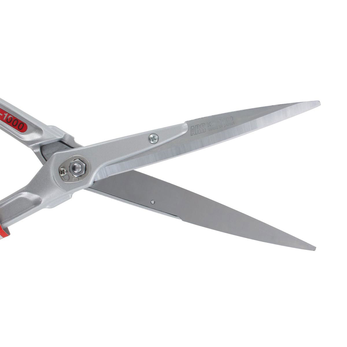 Sølvfarvet ARS hæksaks med lange, skarpe blade