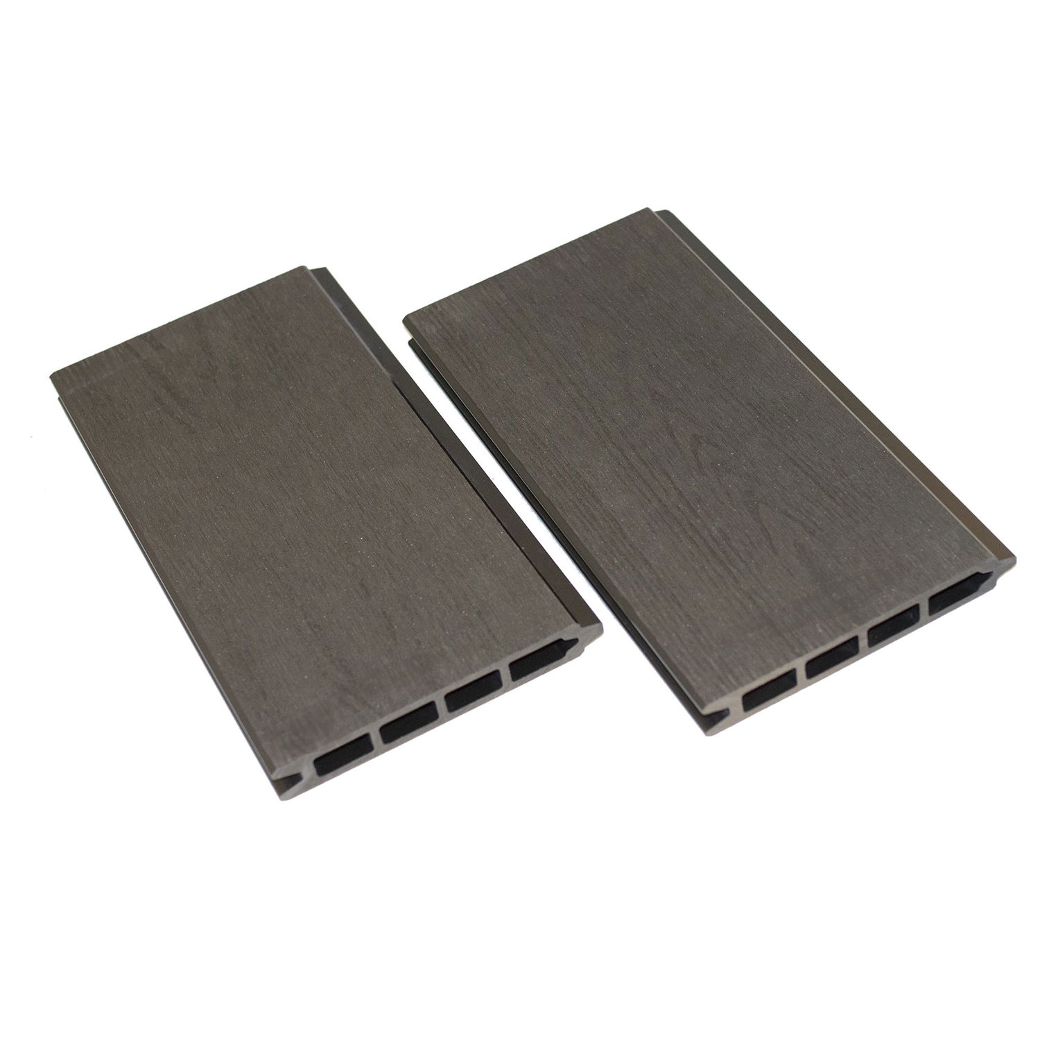 To brune WPC terrassebrædder med hulprofil