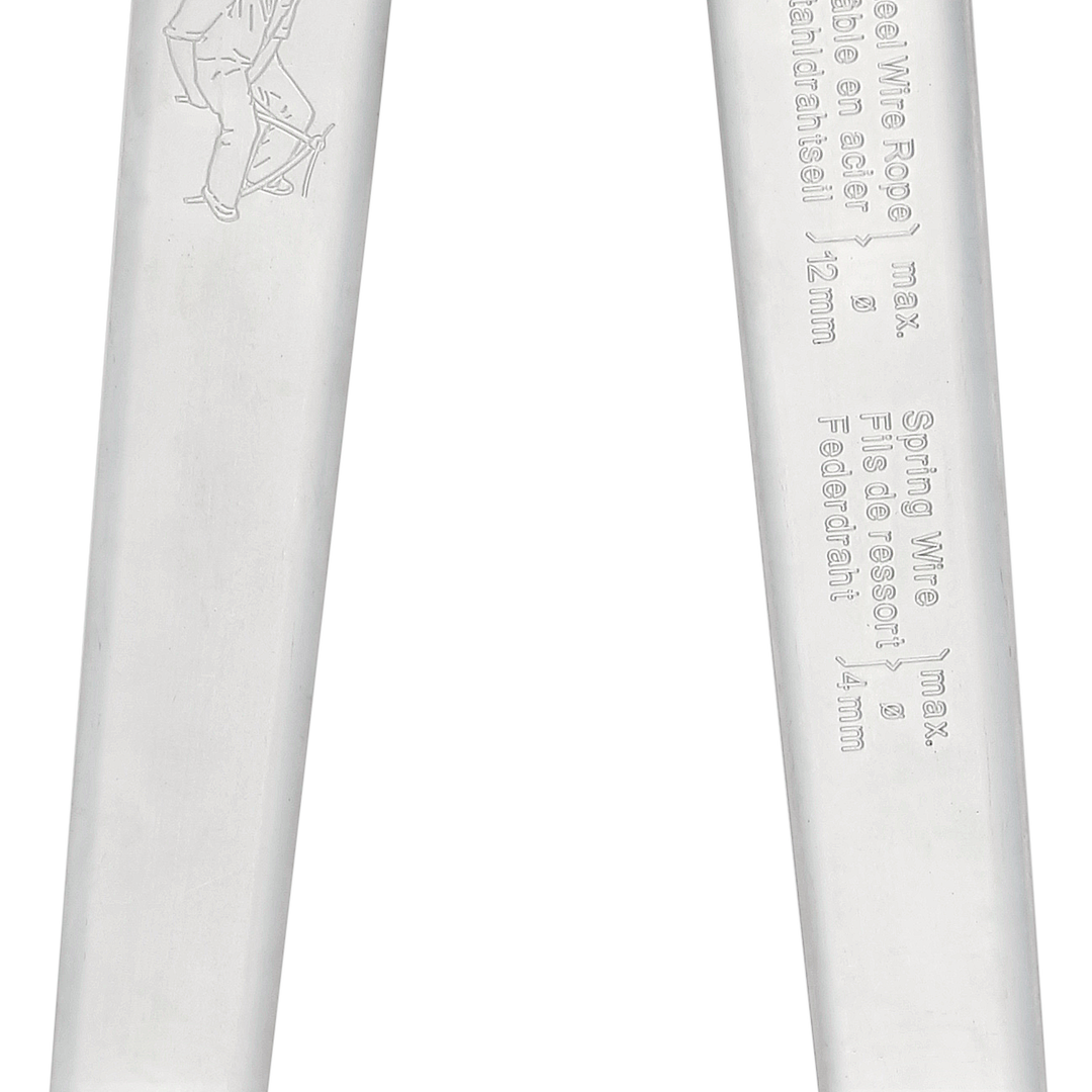 Nærbillede af metalværktøj med præget tekst