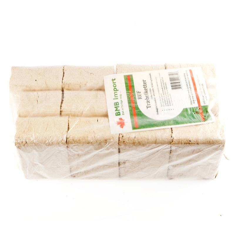 Pakke RUF træbriketter klar til brændeovn