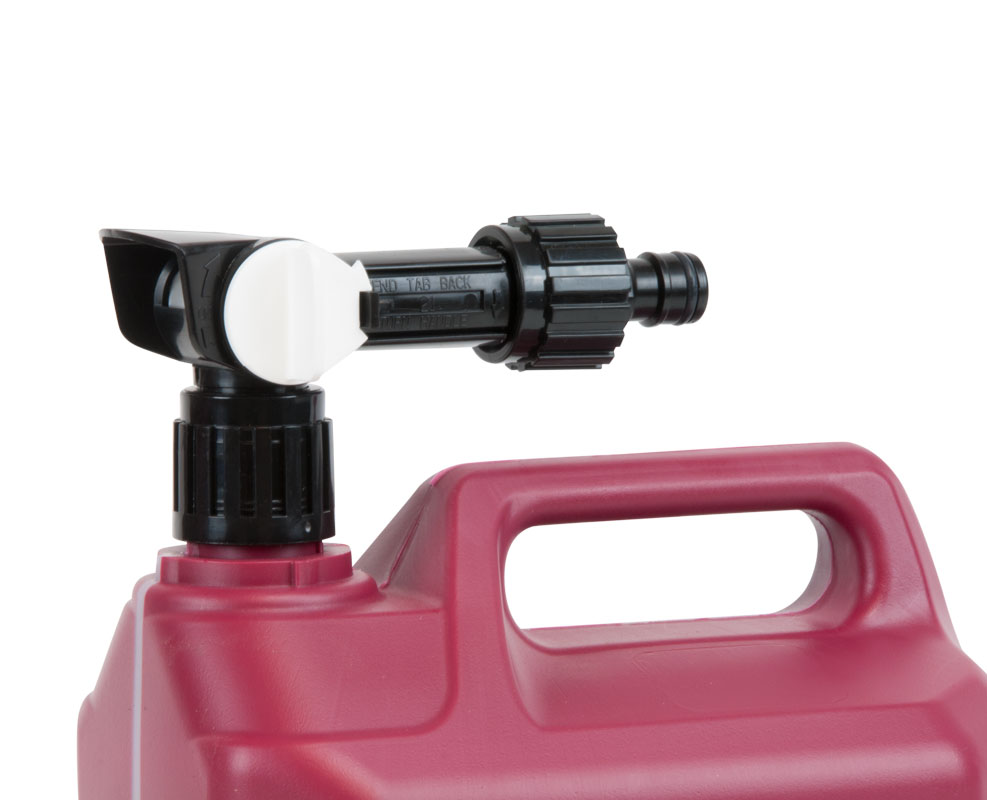 Sort-hvid påfyldningstragt monteret på rød dunk