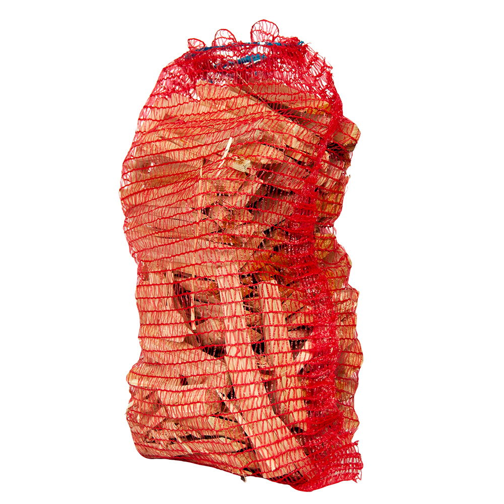 Fyldt netsæk med tørt brænde