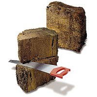 Håndsav til præcis skæring af tørveblokke