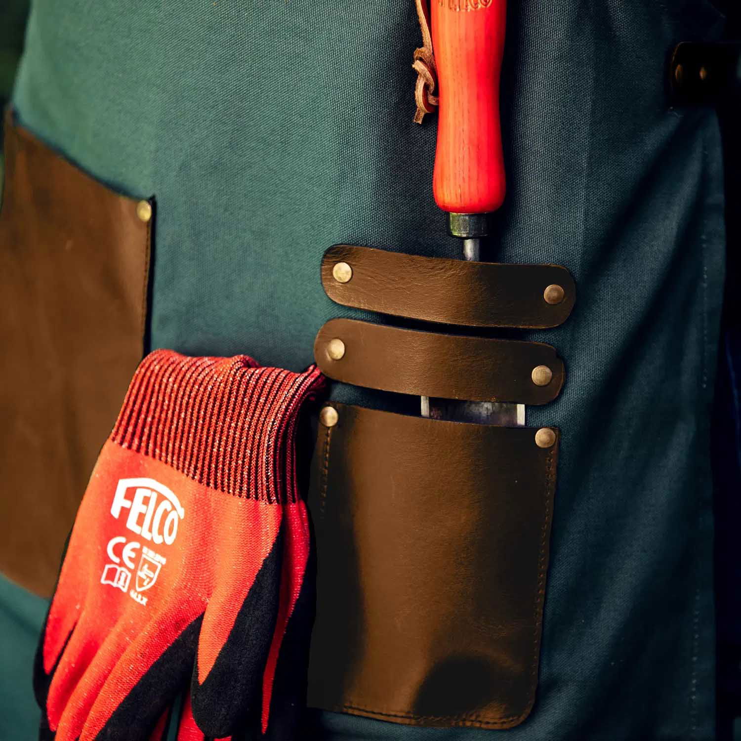 Haveforklæde med læderlomme og handsker