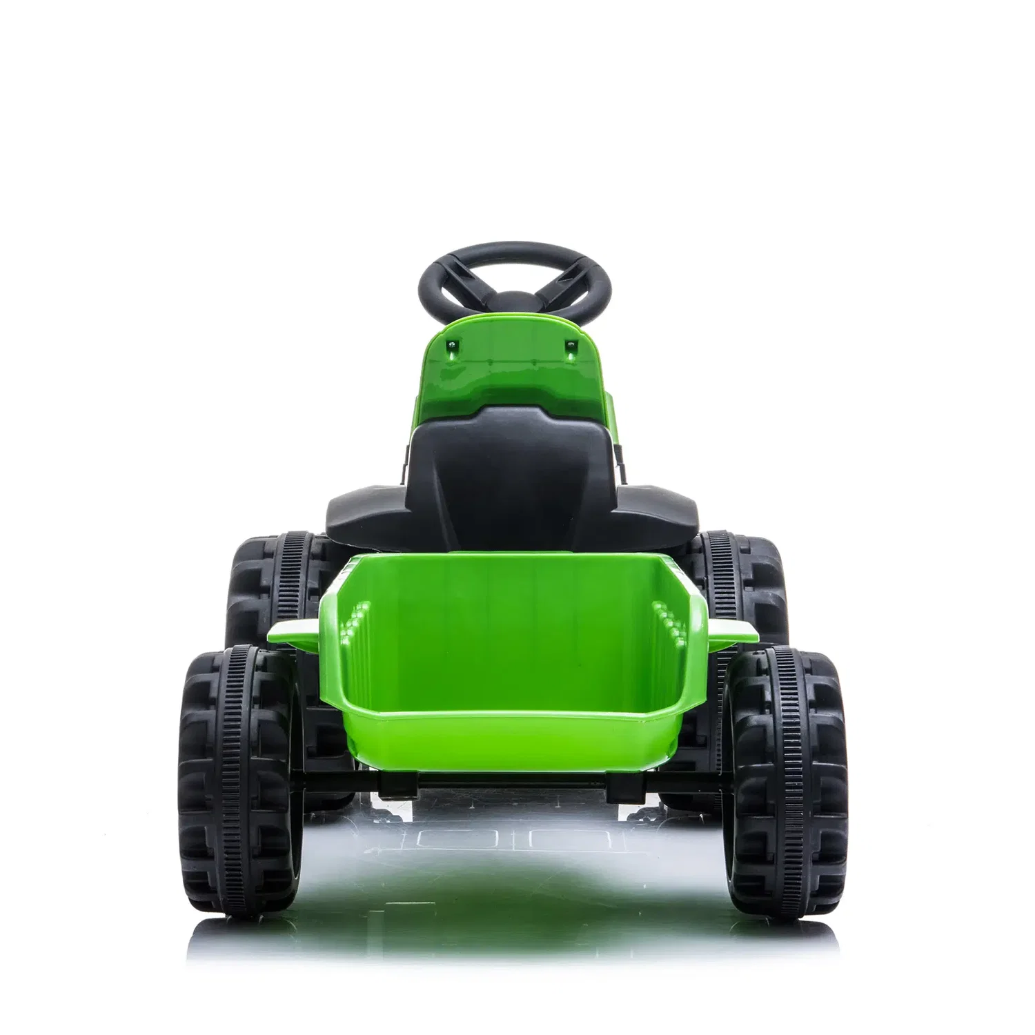 Grøn eltraktor med trailer fra NORDIC PLAY Speed set forfra; legetraktor til børn 2-6 år med 7,4V motor, frem- og bakgear, robust hjul og praktisk trailer til legetøj.
