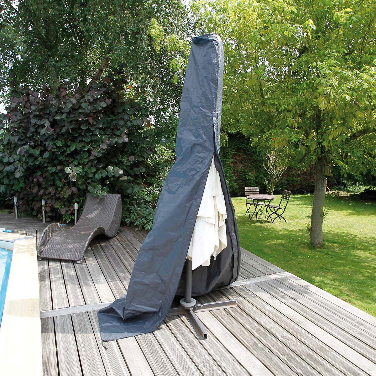 Vandtæt overtræk der beskytter terrasseparasol