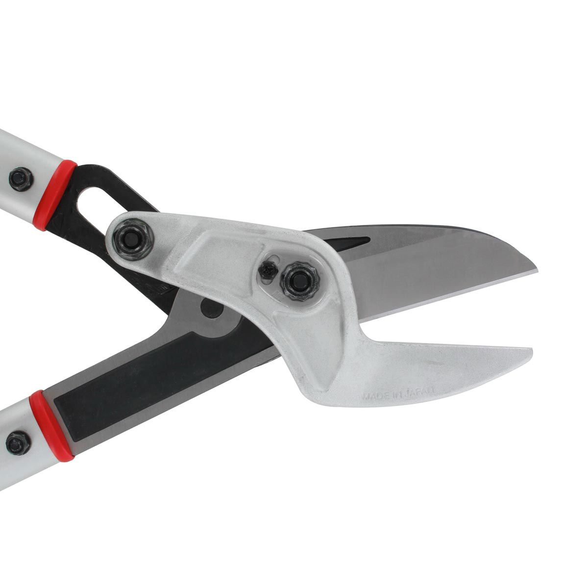 Nærbillede af kraftig grensaks i stål