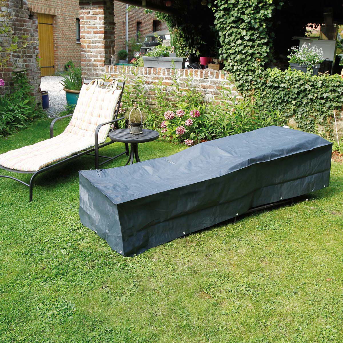 Rektangulært vandtæt overtræk til havemøbler i have