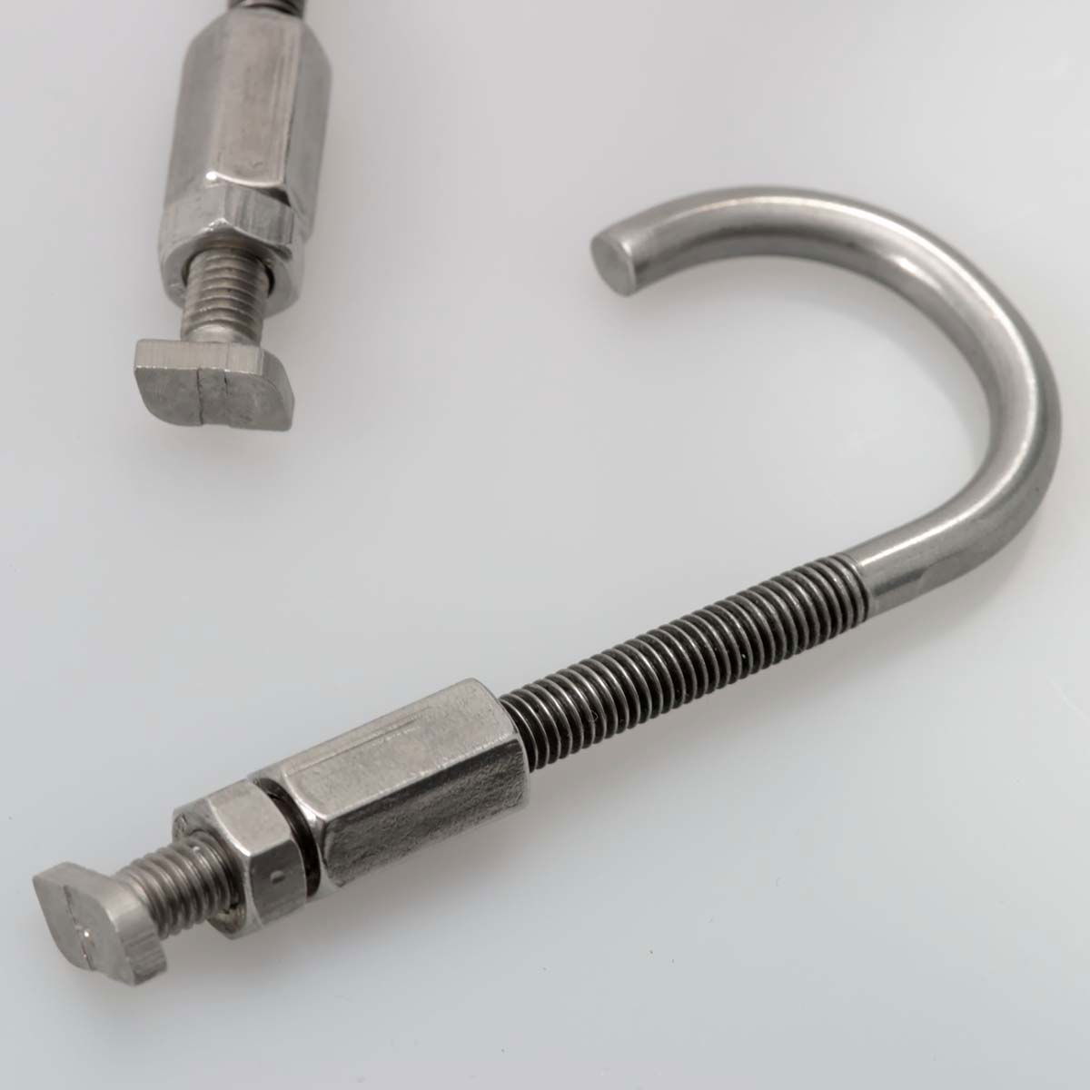 Detalje af rustfri stål krogbolt med gevind