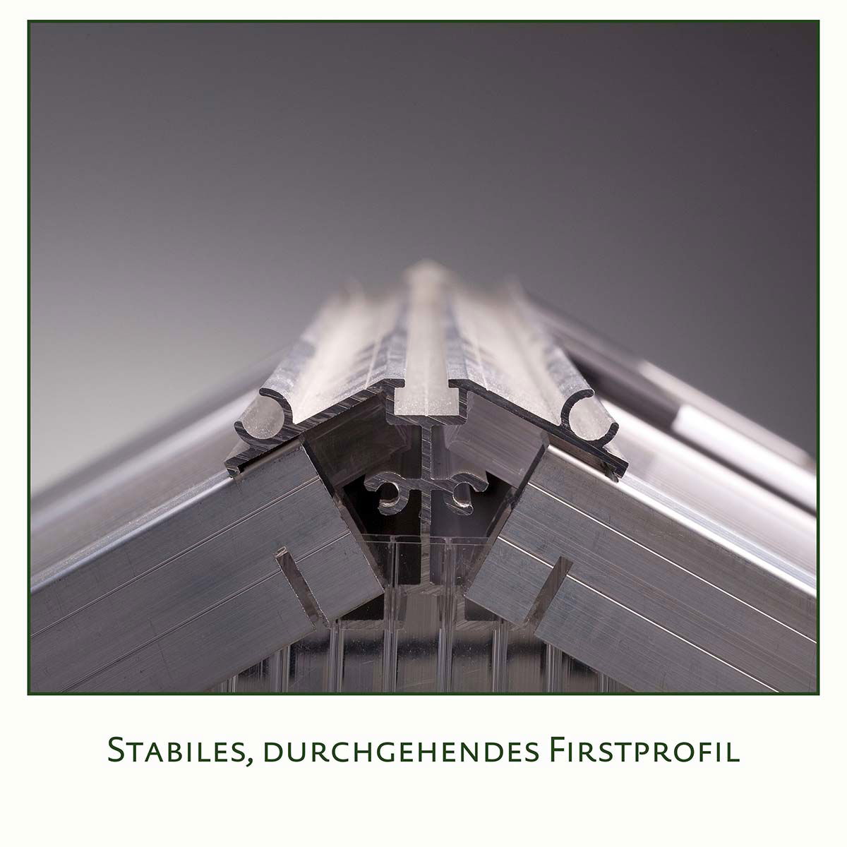 Nærbillede af stabilt, gennemgående kipprofil i aluminium