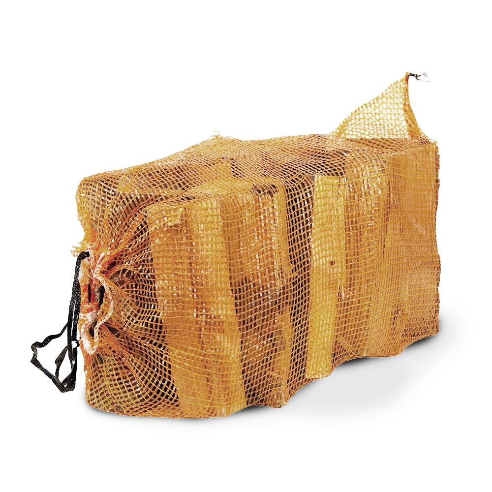 Netpose fyldt med tørt brænde