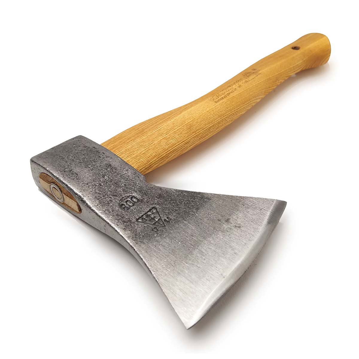 Skarp håndøkse med ergonomisk træskaft