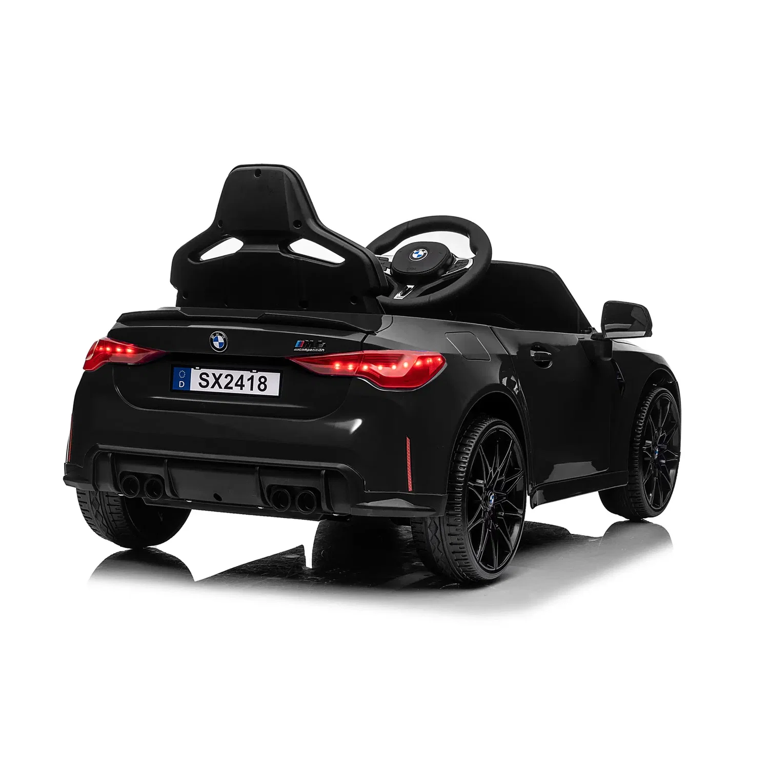 Køb BMW M4 elbil til børn – NORDIC PLAY Speed sort med Bluetooth, MP3 og fjernbetjening (3–8 år) Sort BMW M4 elbil til børn fra Nordic Play Speed set bagfra med LED-lygter, BMW-logo på rat, licenseret design, MP3/USB/Bluetooth, fjernbetjening og 2 x 10,8V motor