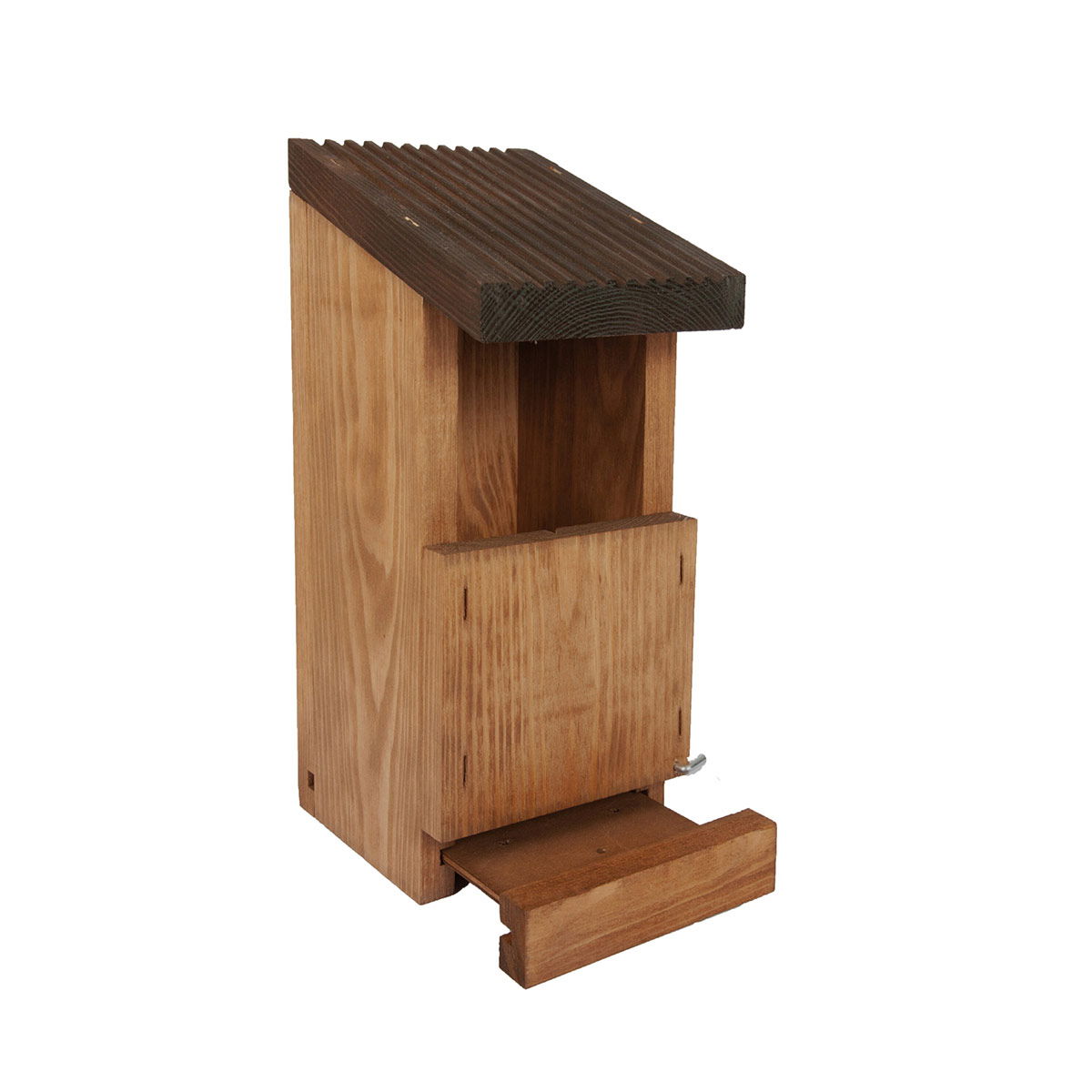 Brun træfuglekasse med åbning og skråt tag