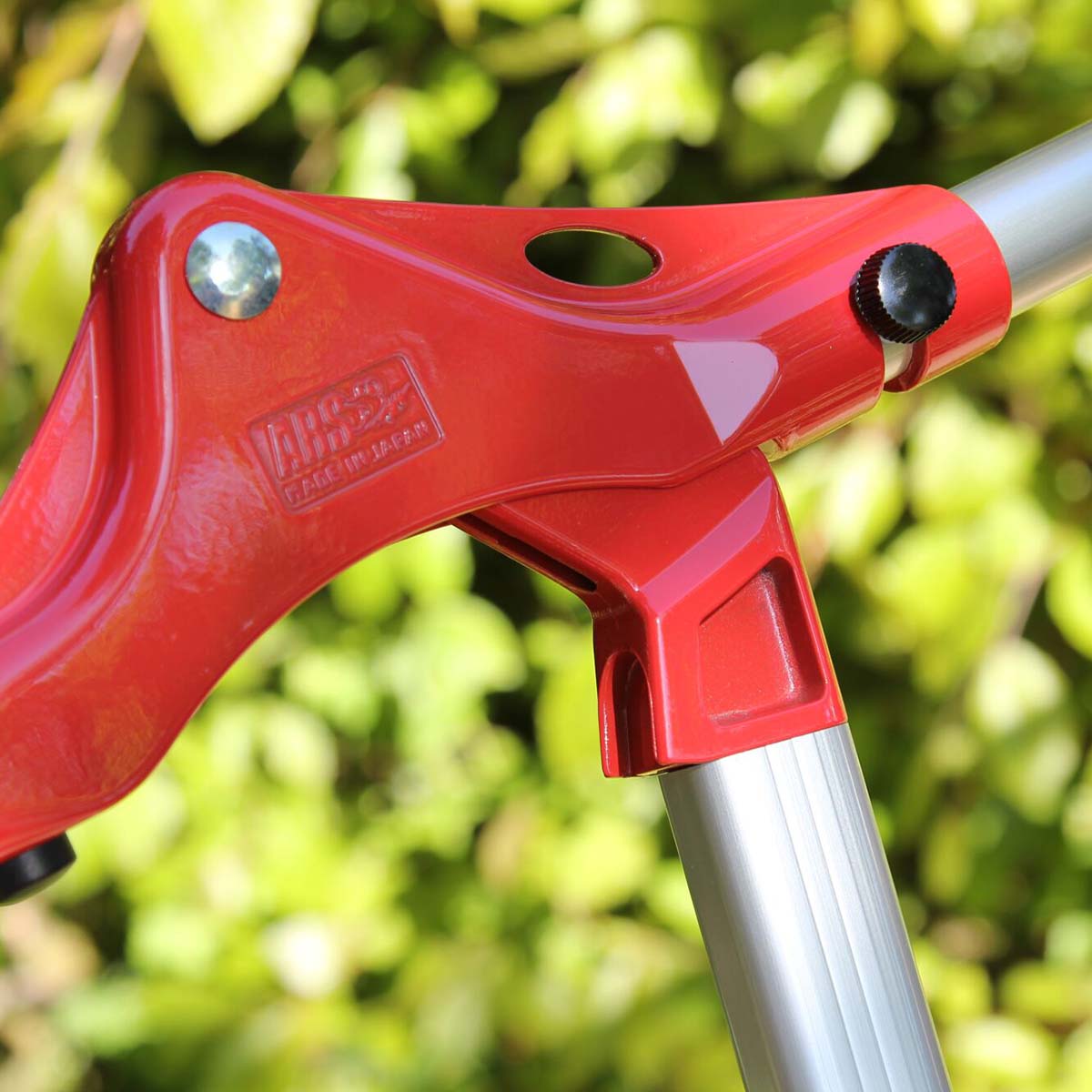 Rødt JABS stativhoved på aluminiumstang